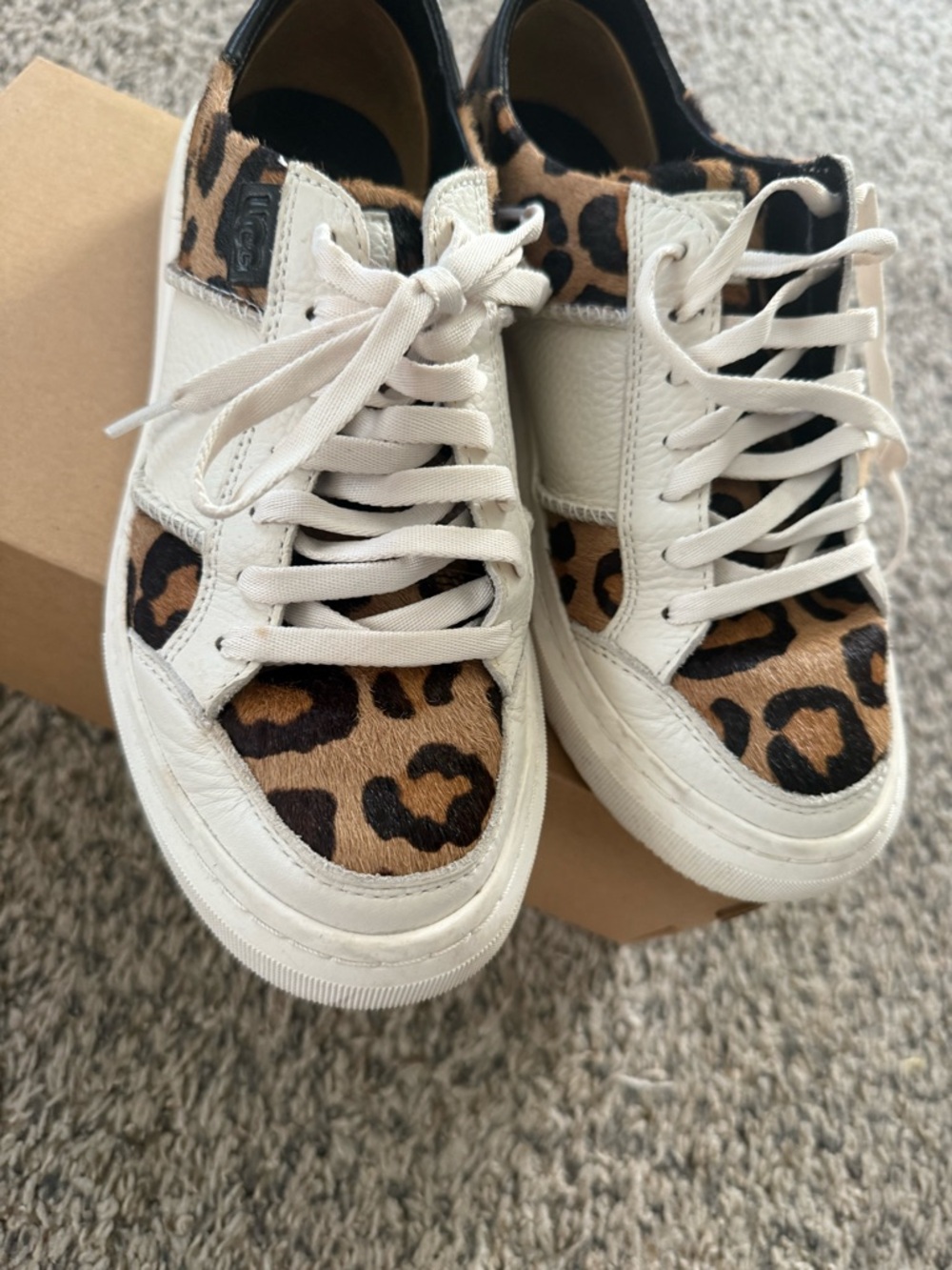 UGG Beige/Off-White Sole View Slip-On